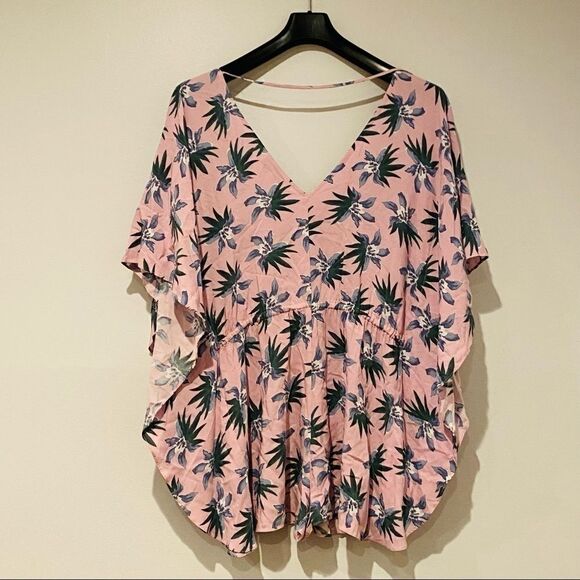 Cupcakes and Cashmere Eden Palm Romper - Picture 4 of 8